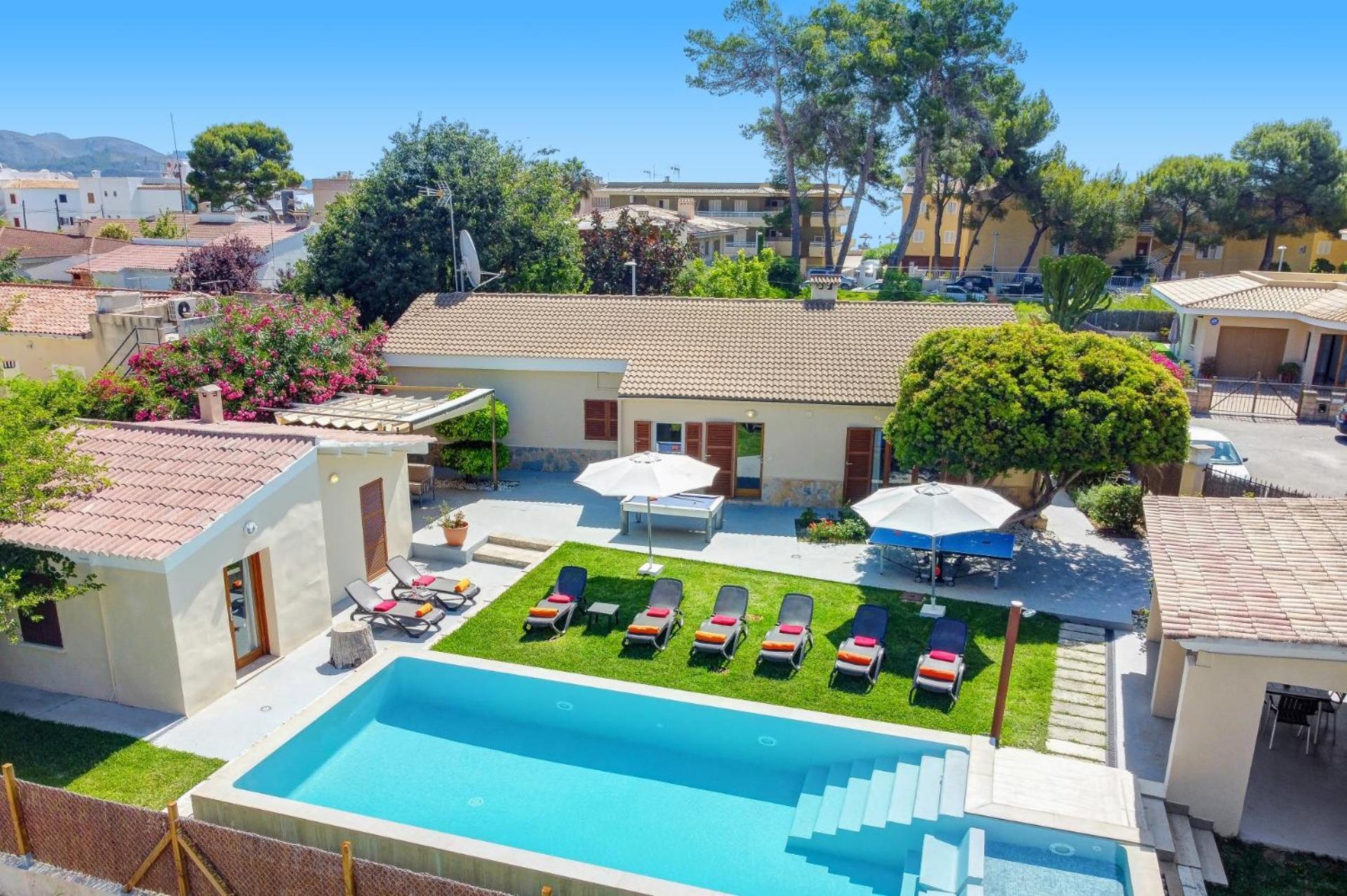 Villa Oms By